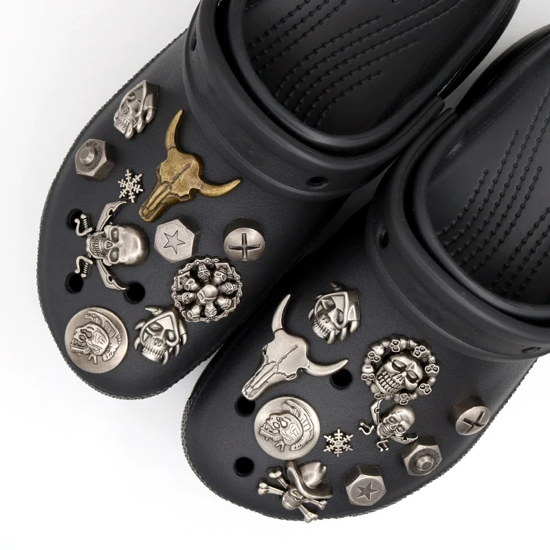 1Pcs Metallic Shoes Accessories Accesorios Charms Super Cute Sandals Buckle Set Pins Para Gift Wrist Strap Decoration Jibbitz