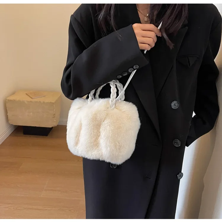 Simple Soft Plush Women\'s Shoulder Bags Sweet Luxury Fake Fur Ladies Crossbody Bag Fashion Solid Color Female Tote Handbag Purse