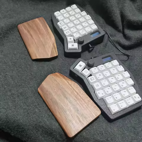 Hot Sales Sofle V2 Split Keyboard Custom Wired Single-mode Hot-swap RGB QMK/VIAL Rest Changing Keys Ergonomics Keyboard Red Dot