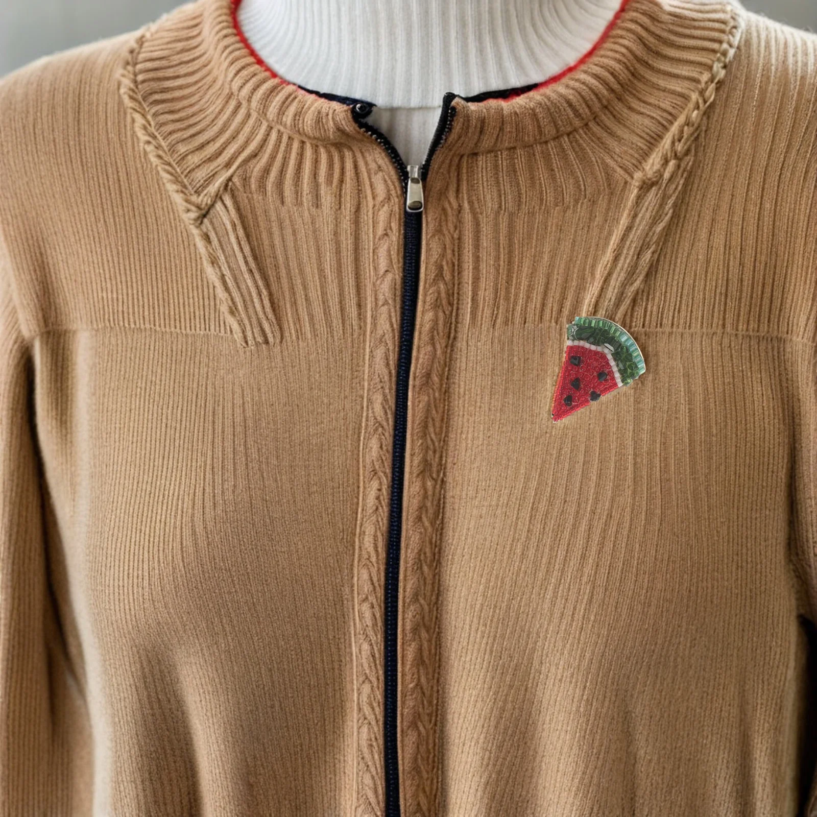 

Watermelon Brooch Crystal Pin Vintage Fruit Design Lapel Collar Clip for Women Cardigan Shawl Dress Party Beach Vacation