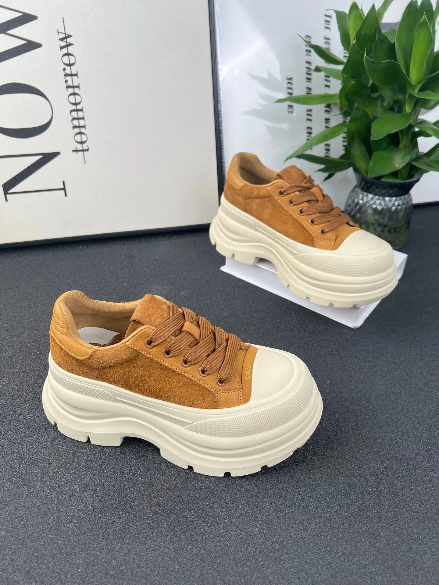 nouvelles-bottes-a-plateforme-pour-femmes-en-cuir-style-decontracte-rehaussant-de-8-cm-retro-bout-rond-semelle-en-caoutchouc-collection-automne