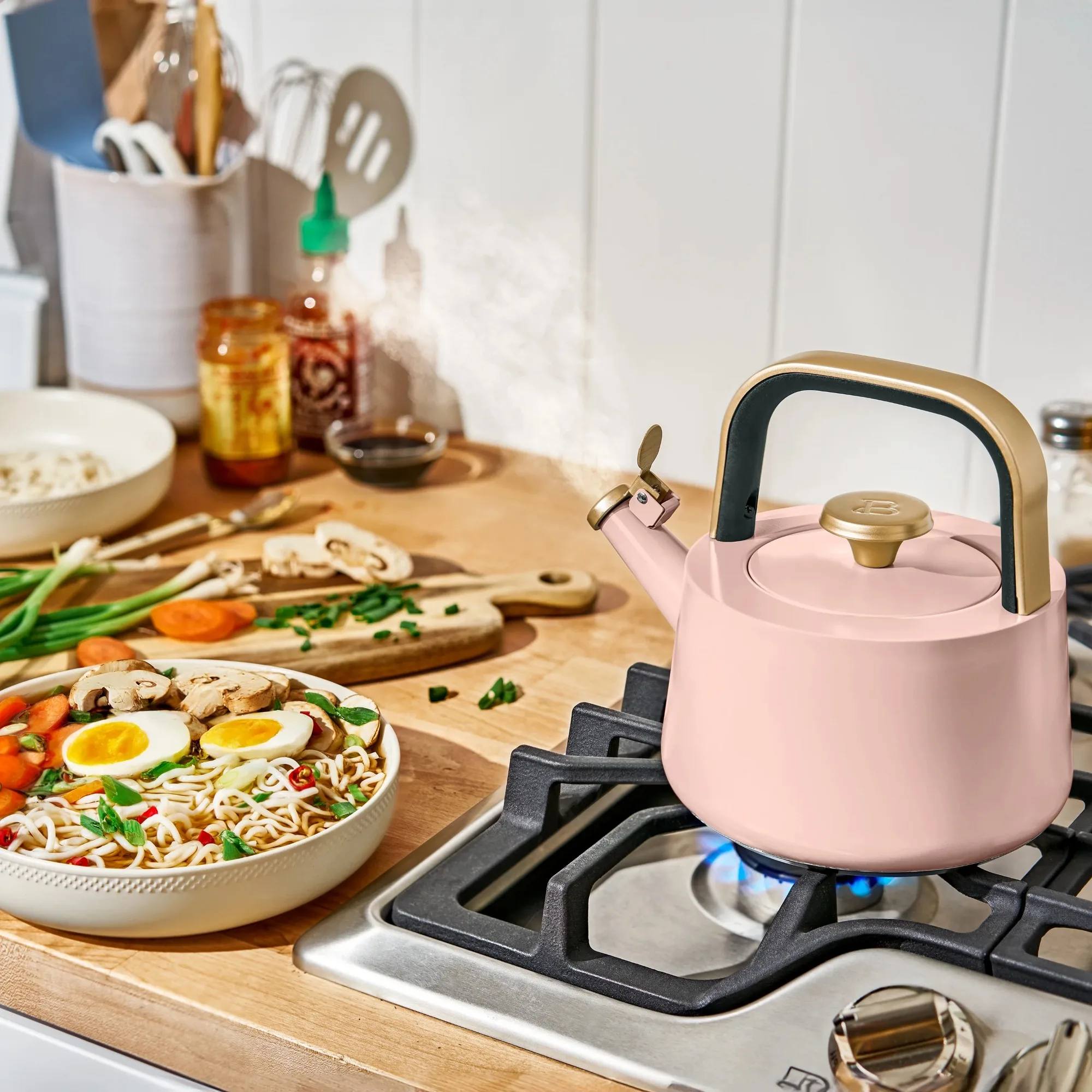 1.8L Ceramic Non-Stick Stovetop Tea Kettle,Make the handle smooth and heat-resistant, Rose