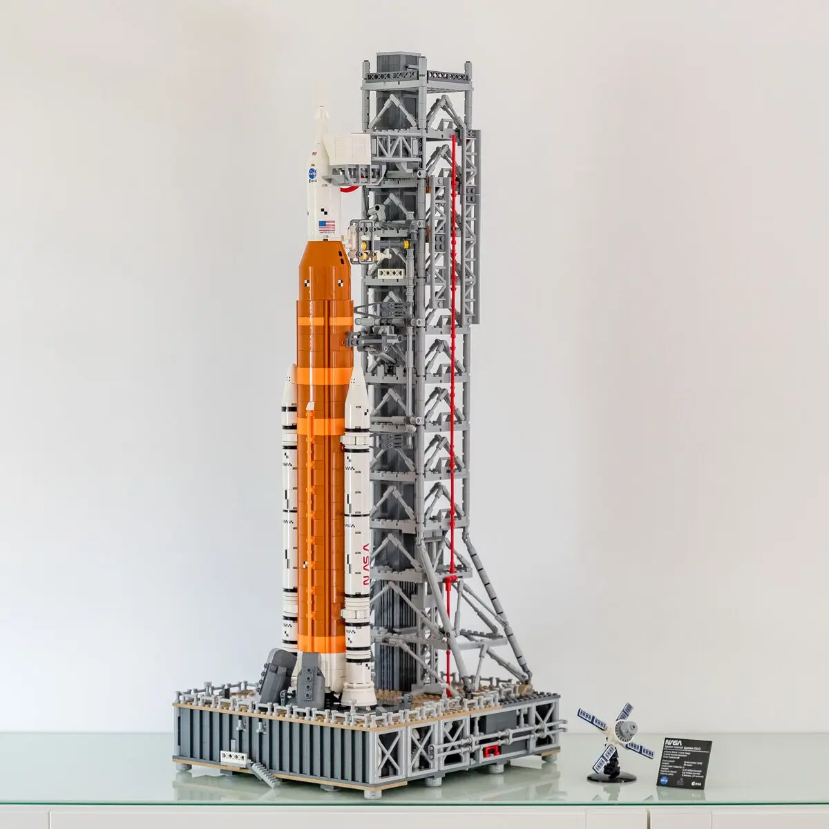 

IN STOCK 3601Pcs Icons 10341 Artemis Space Launch System Model Space SLS Building Blocks Bricks Toys for Kids Adult Gifts