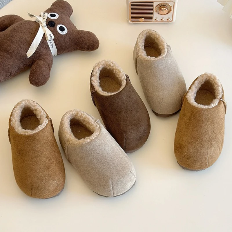 

Зимние детские ботинки2025 Новые теплые туфли на плоской подошве в стиле ретро, повседневные бархатные короткие сапоги для девочек, модные ботинки для девочек, детские осенние сапоги