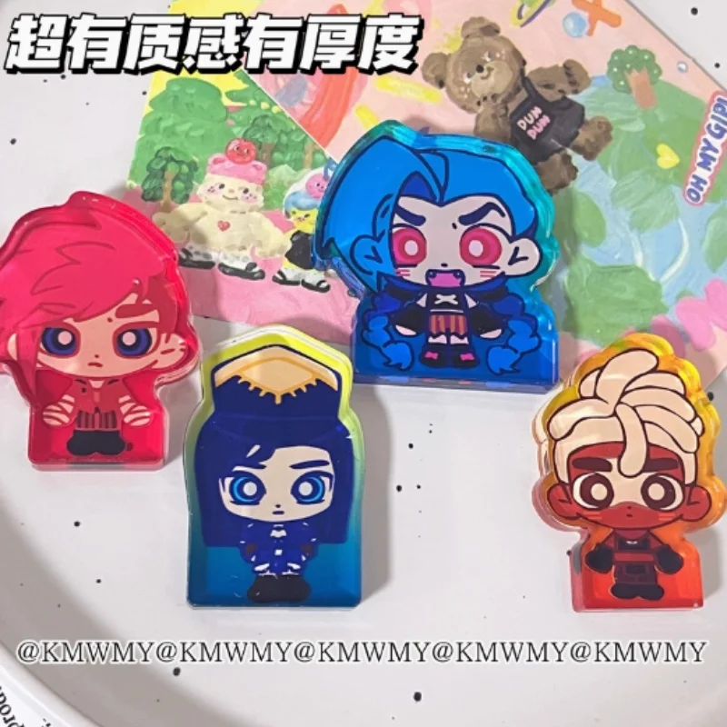 새로운 핫 Arcane 스탠드 아크릴 벽돌 그림 디스플레이 애니메이션 상품 컬렉션 데스크 장식 장식품 Accesorios Caitlyn 장난감 모델