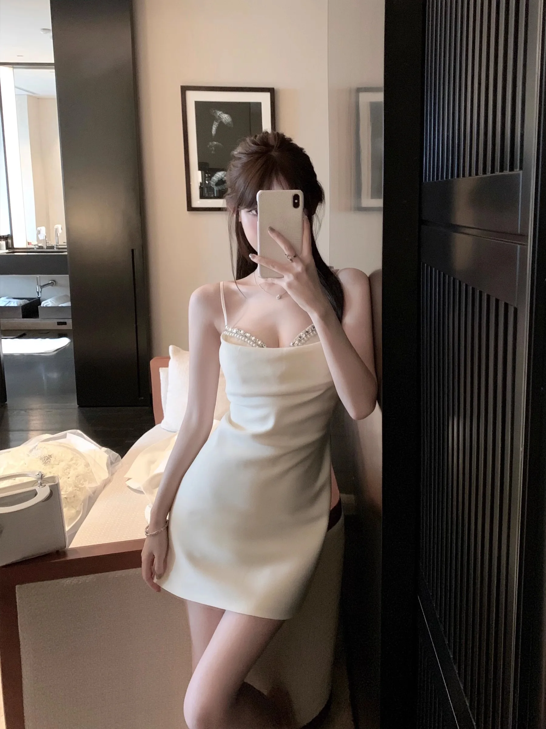 2024 Summer Celebrity Heavy Industry Pearl Diamond Suspend Dress Women Sleeveless Bodycon Appliques Short Prom Dresses F276