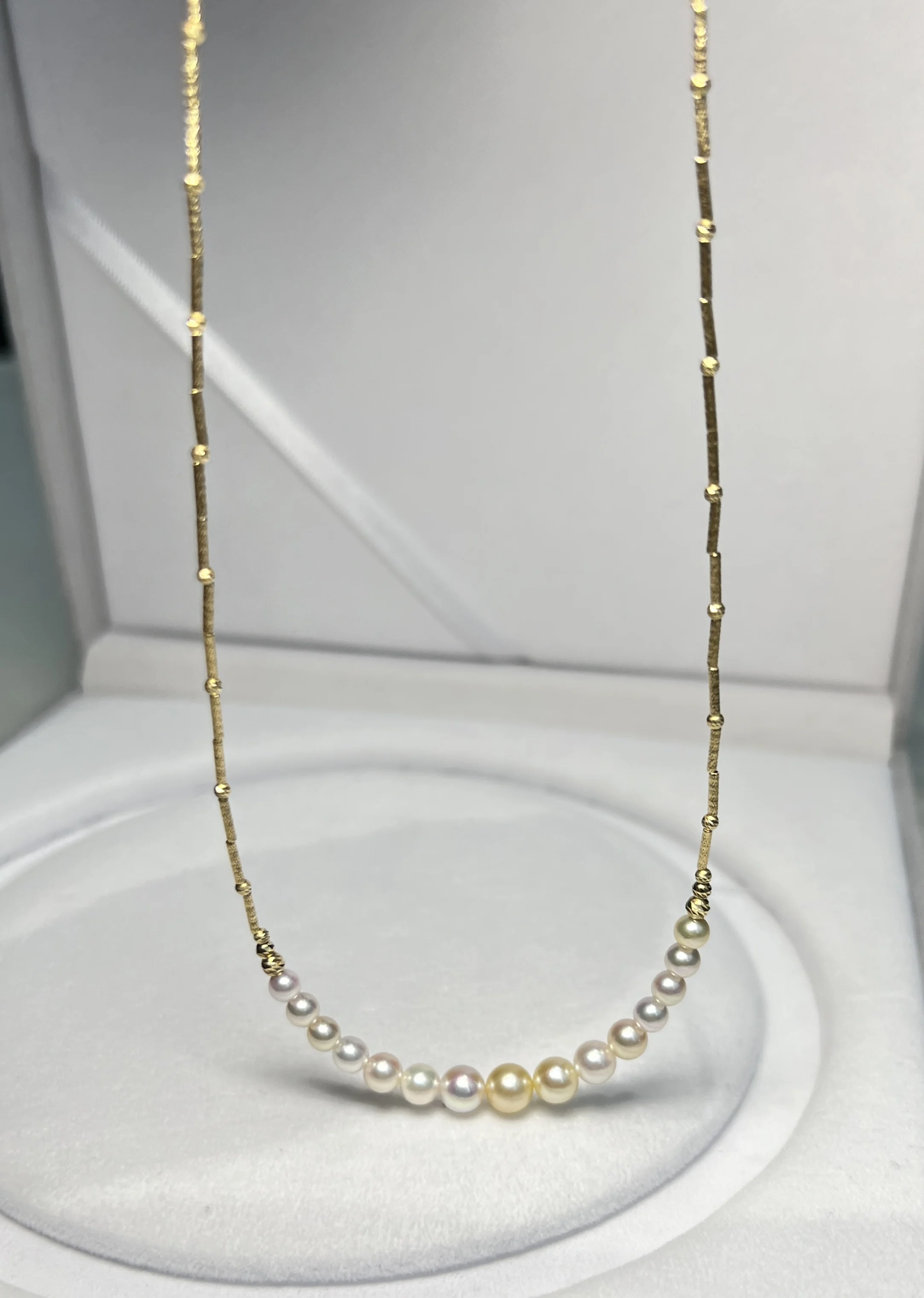 مصنع الجملة 18 كيلو الذهب الخالص المختنق التدرج أكويا لؤلؤ مياه البحر قلادة الأميرة الذهبية للنساء قلادة من اللؤلؤ المخصص