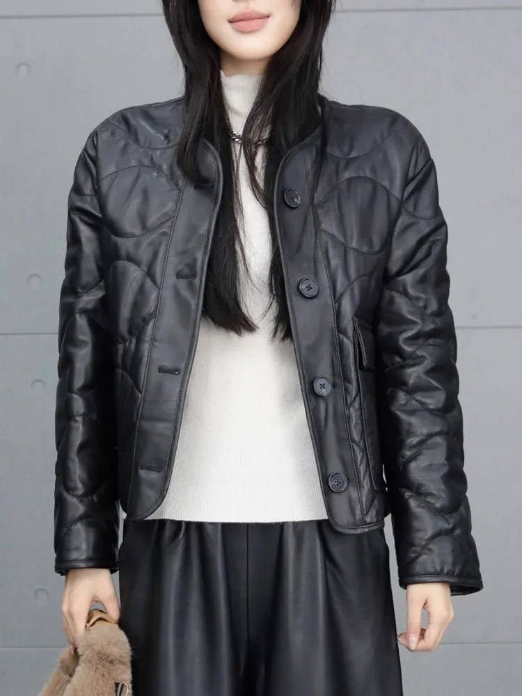 冬のファッションレディースシングルブレストルーズOネックシープスキン本革ジャケットダウンコート保温長袖ショートスタイル
