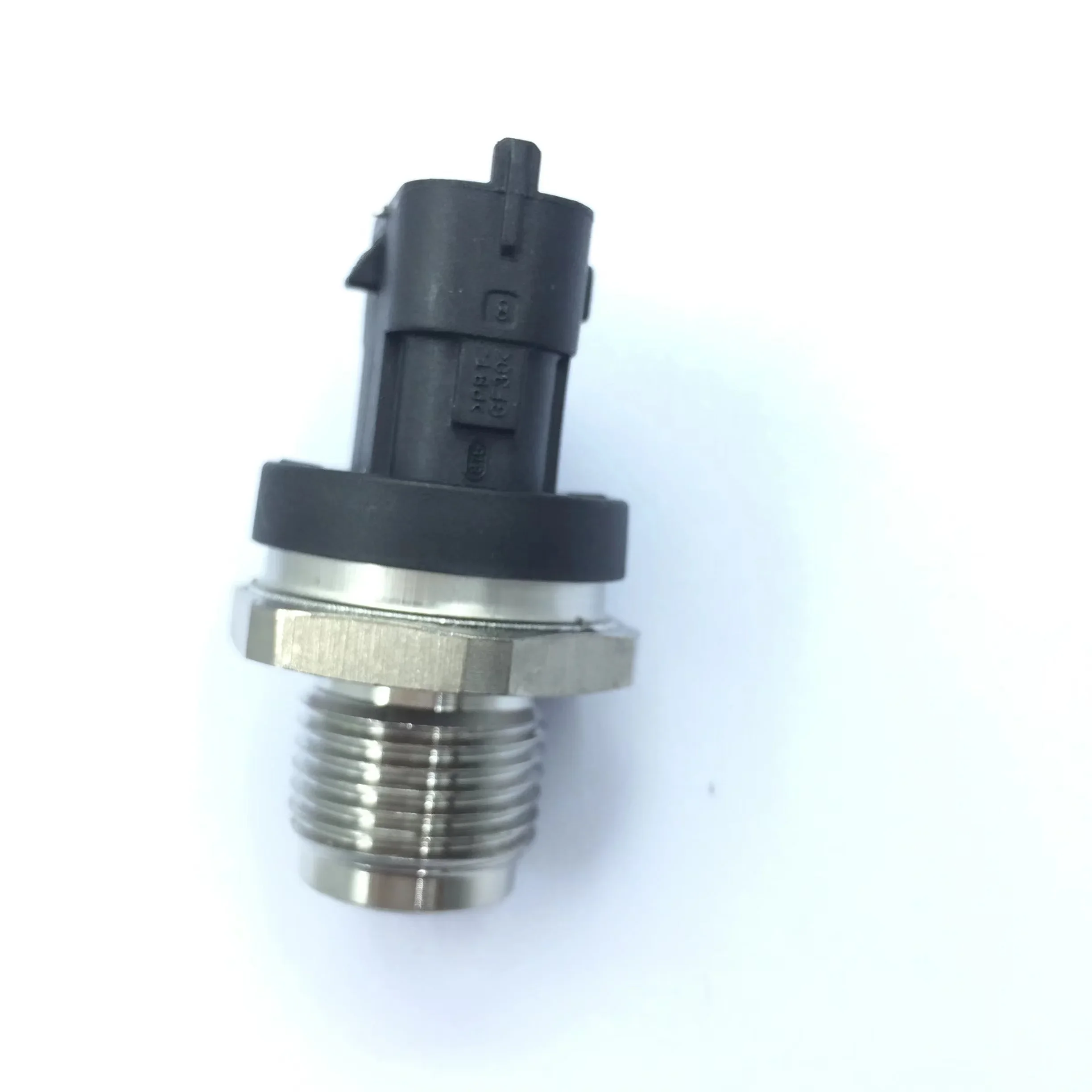 Fuel Rail High Pressure Sensor Common Injection 0281006158 0281002864 0281002707 20792328 For IVECO OPEL VAUXHALL SAAB VOLVO