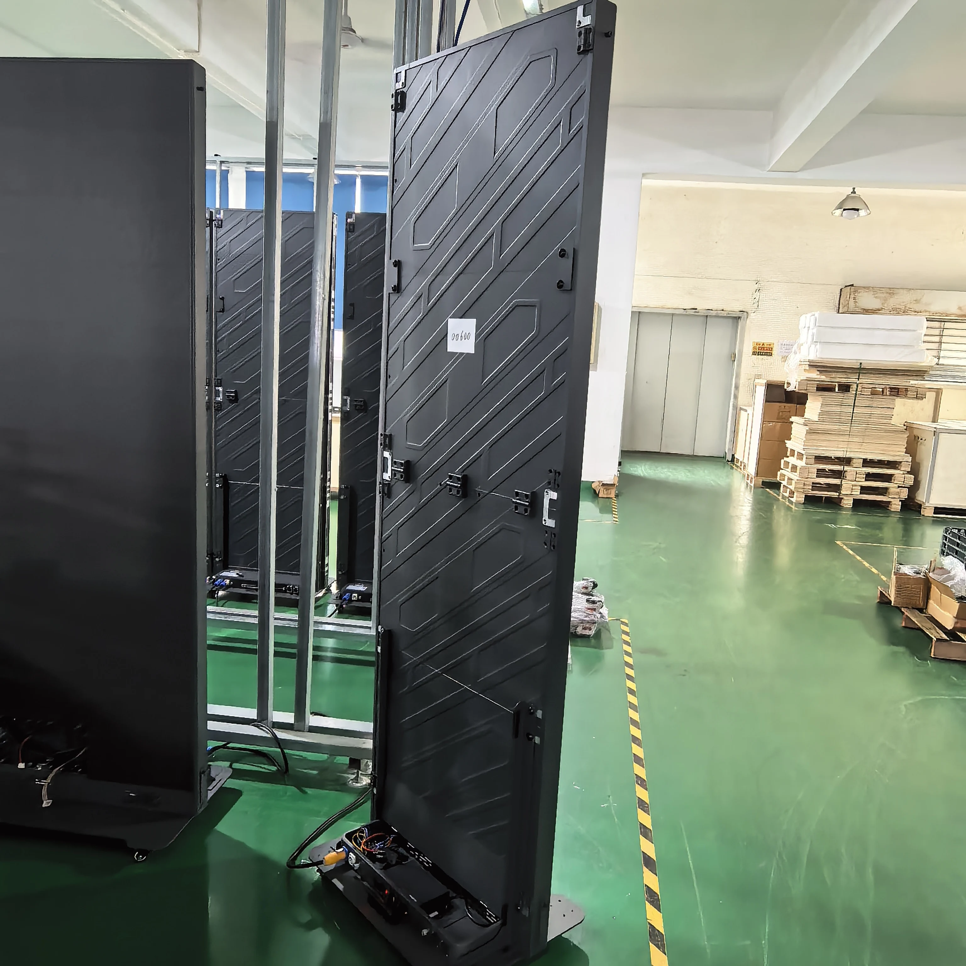 Indoor Digital Poster Display Device Premium Advertising Screen for Digital Signage