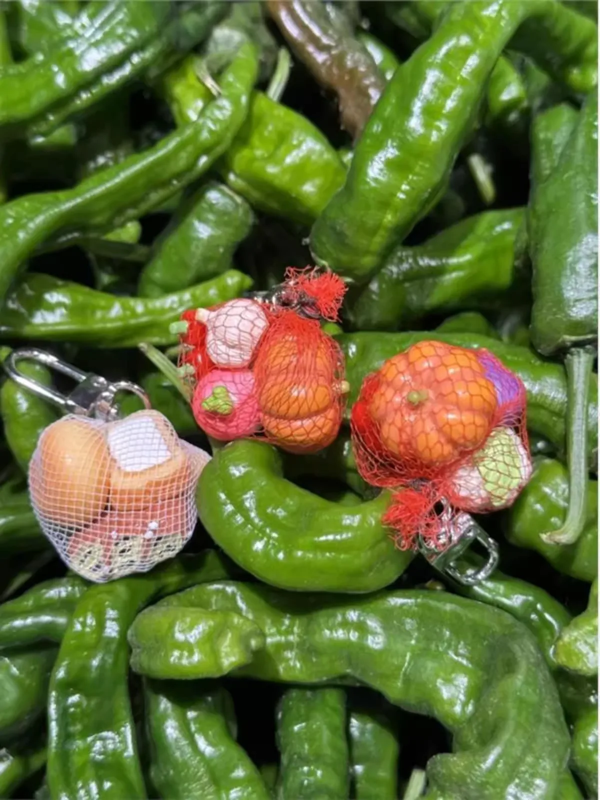 Newly Arrived Jewelry Style Simulated Vegetable Food, Bread Carbohydrates Red Mesh Bag Keychain Women Fun Cute Backpack Keychain