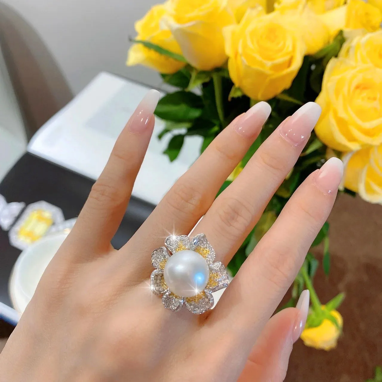 New Oversized Luxury Imitation Pearl Flower Zircon Ring Women\'s Noble Wedding Prom Party Jewelry Accessories Anniversary Gift