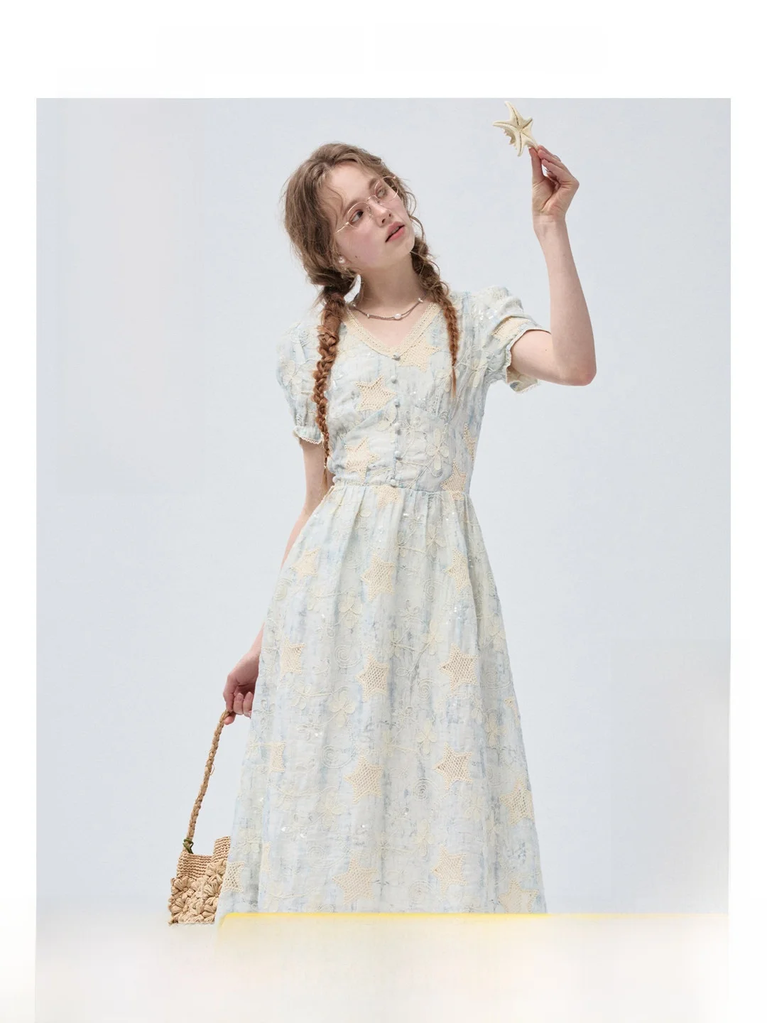 

Elegant plus Size Women's Dress Embroidered V-Neck Waist-Cinched Long Summer Ruffle Hem A-Line Skirt for Plump Ladies