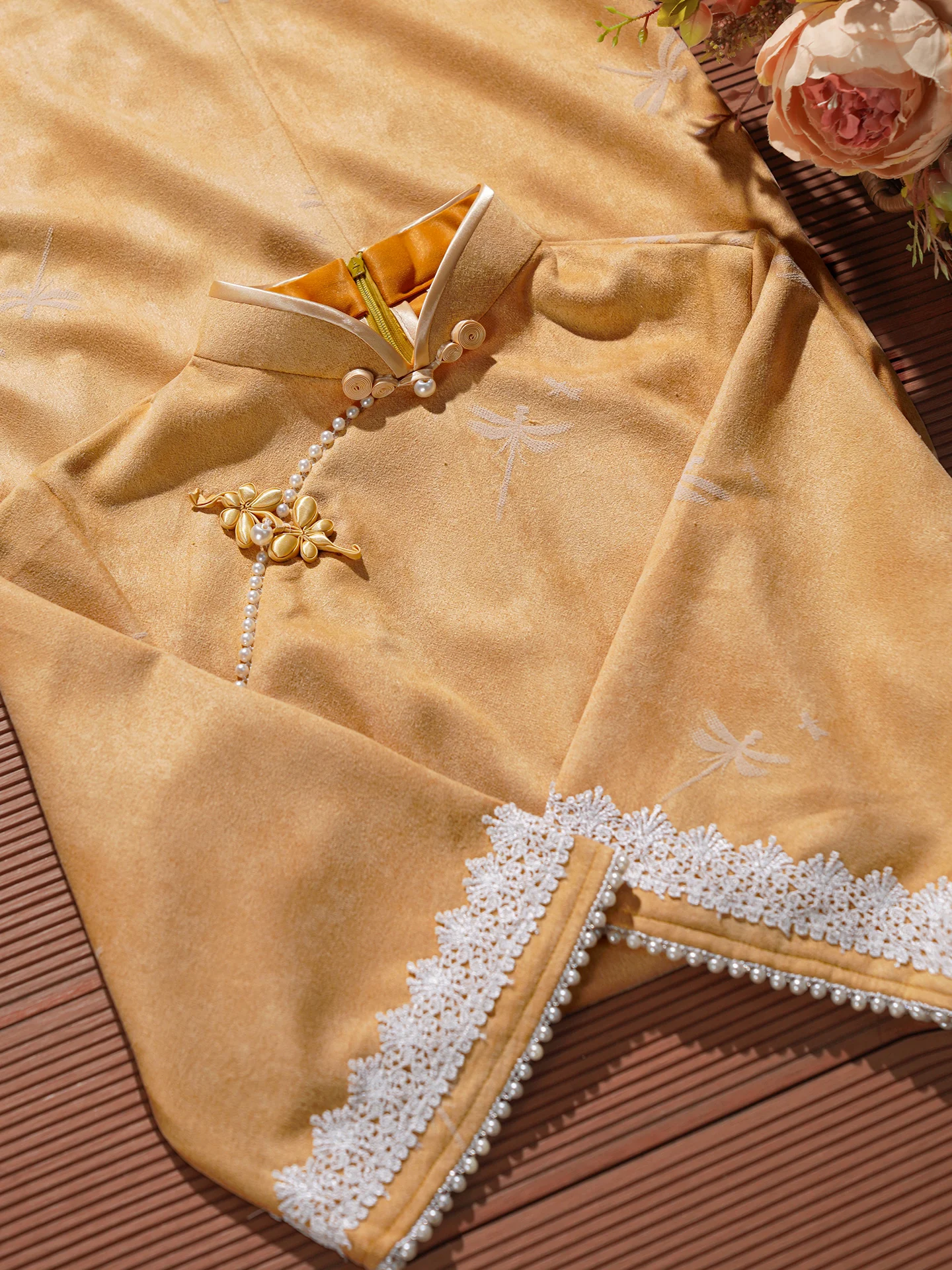 

Beautiful Yellow Reformed Ele Simple Girl's Vintage Sle Daily Wear Low Slit Long Qipao with Floral Pattern