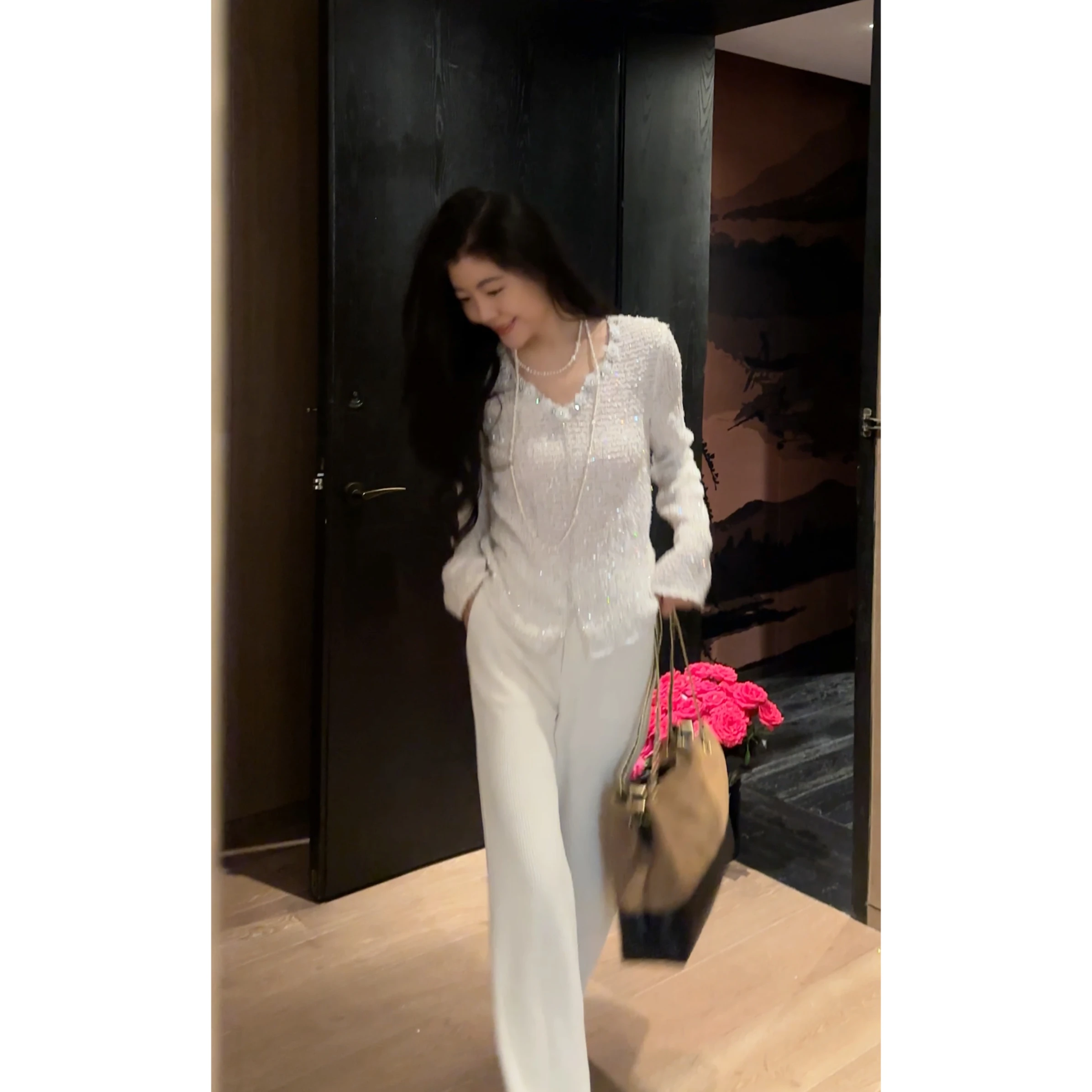 

Ele Sequin Hand Knitted V-Ne Top Faionable Design Premium Polyester Fiber Women's Long Sve Soft Knitted Sweater