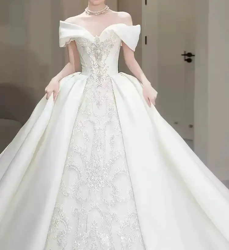 Chic Wedding Dresses Off Shoulder Fold Neck Heavy Beaded Lace Embroidery Satin Ball Gown Voluminous Skirt Wedding Banquet Events