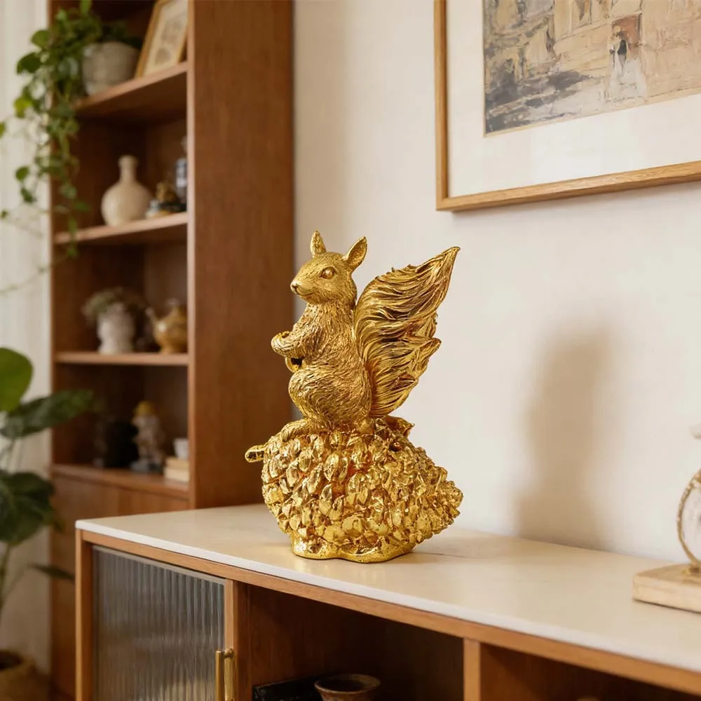 1pc Golden Resin Squirrel Statue on Pinecone，Lifelike Home Desk Decor & Gift