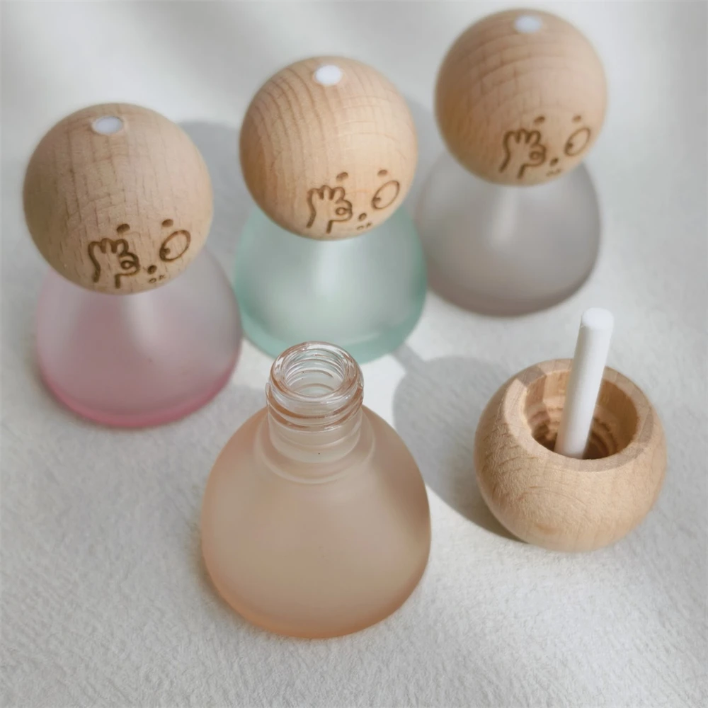 Refillable Bottle Glass Aromatherapy Diffuser Glass Bottle Aesthetic Essential Oils Bottle For Aromatherapy Indoor Ambiance