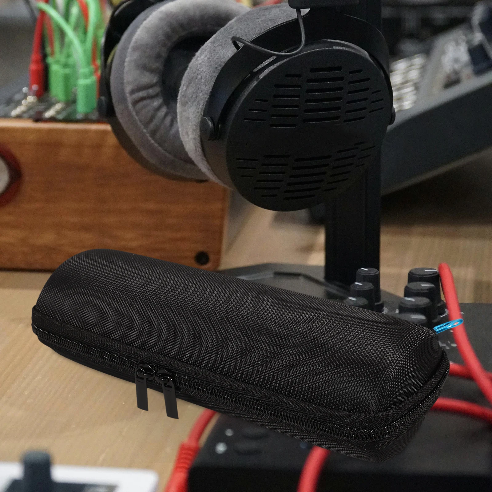 

Portable Speaker Bag 19.7x9.5cm Black PU Satin Case for Charge2 Lightweight Compact Travel Outdoor Loudspeaker Box Speaker Case