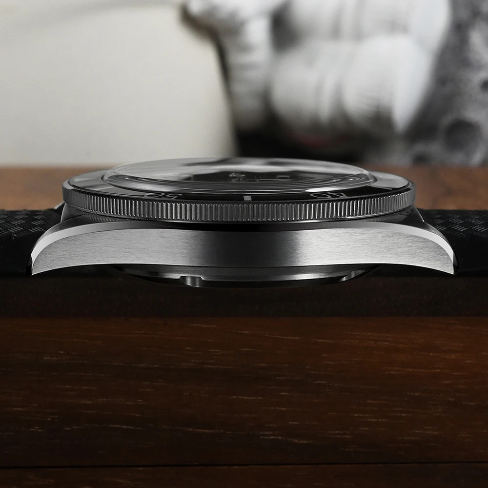 San Martin 39 mm duikhorloge M - Guilloché Dial Watch recensie en prijs