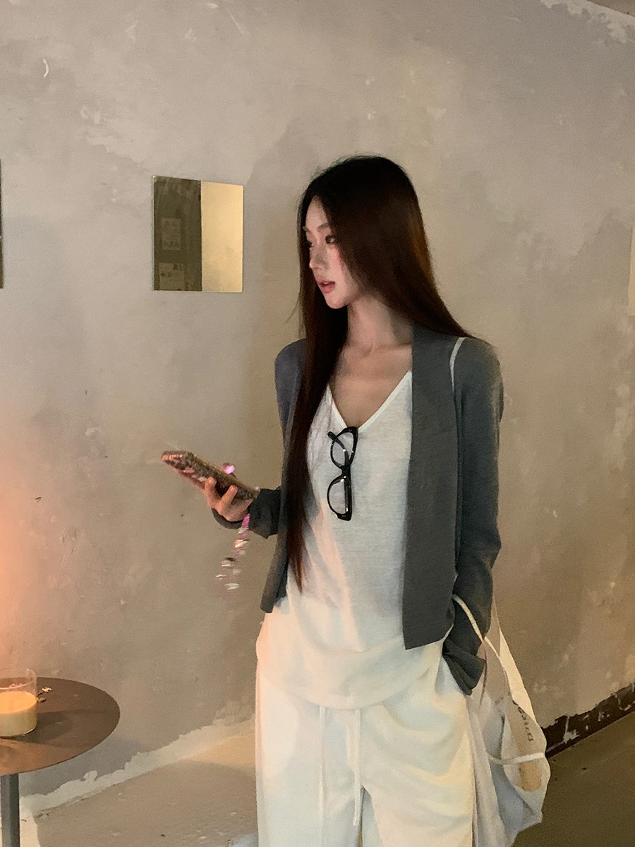 كارديجان نسائي أنيق محبوك مفتوح باللون الرمادي، موضة خريف 2025، بأكمام طويلة وقصة مستقيمة، مصنوع من البوليستر، مناسب للارتداء...