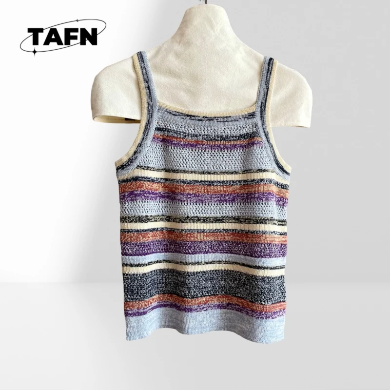 

Vest Colorful Trendy Comfortable Beautiful Simple High Street Casual Women’s Winter Vest for Cold Days and Cozy Nights AE637