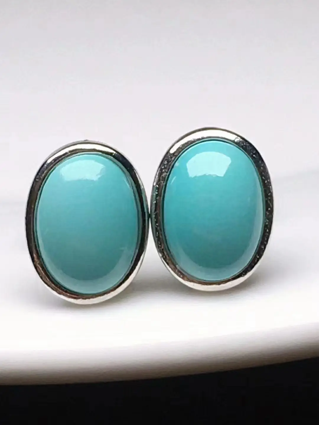 

1pcs/lot natural turquoise s925 silver earrings blue Female high quality gems Ellipse Simple Geometry Hubei raw ore precious