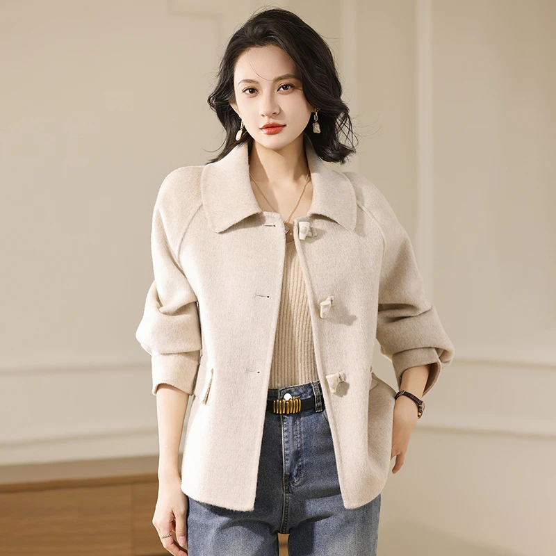 

2025 New Single Row Horn Button Women's Coat 100% Pure Wool Short Coat Autumn Winter Warm Solid Color Woolen Jacket