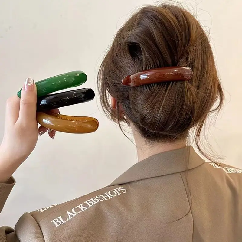 1 Stück Hochwertige Gedrehte Haarklammer für Pferdeschwanz, Einfache Glatte Bananenform Haarspange, Haarschmuck, Modisch Retro Einfarbig
