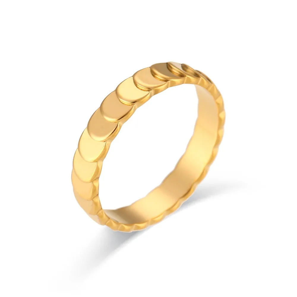Minimalist Light Luxury Fish Scale Textured Ring for Women, 18K Gold Plated Stainless Steel Ins Style Stackable Finger Jewelry