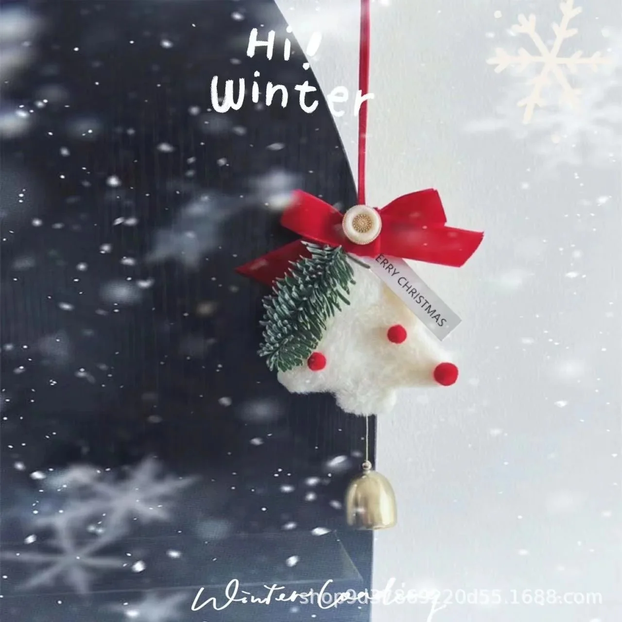 2024 Car Christmas Decoration Pendant Advanced Creative Novelty Berry Small Fragrant Wind Small Bell Decoratives Pendants Gifts