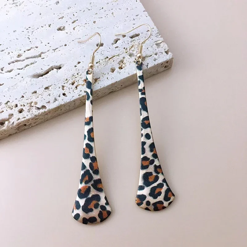 Trendy Classic Geometric Leopard Print Metal Earrings Elegant Simple Europe Design Earrings for Women Female Accessories