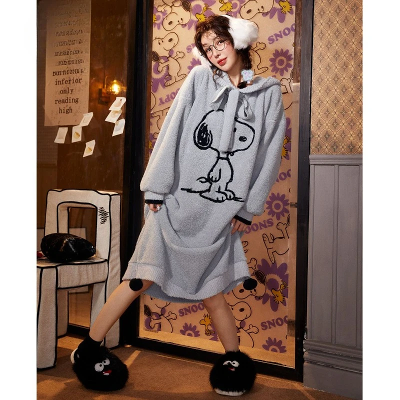 Snoopy animation peripheral kawaii half-velvet pajamas women's long-sleeved dress pajamas thickened cartoon home clothes gifts