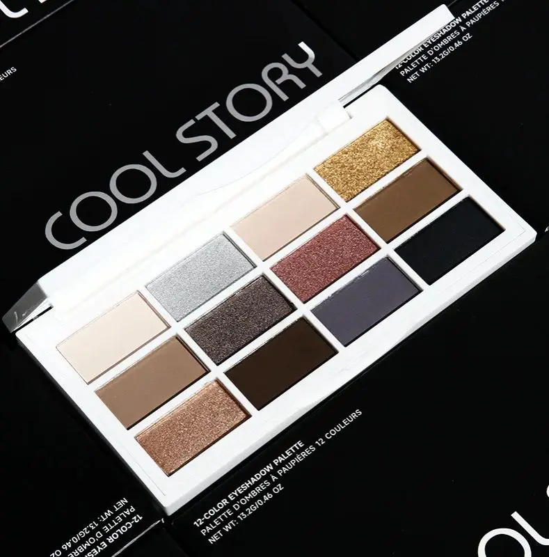 12-farbige Lidschattenpalette, kaffeebraune und nackte Metalltöne, mattierter Glitzer und Metallic-Finish, rauchiges Make-up, Party und Bühne