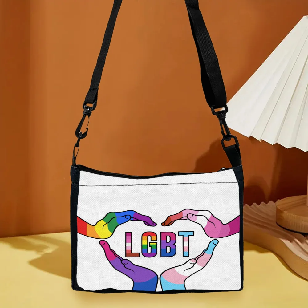 

Rainbow's Fashionable and Unique Shoulder Bag Design Brings A Spring-like Fresh Atmosphere,Perfectly Matched with Various Shapes