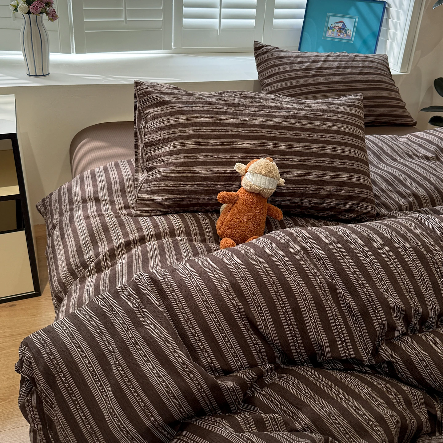 2026 New Bedding Set Brown Stripes Minimalist Modern Style for Home Bedroom Decoration King Queen Size Duvet Cover Set Sheet Set