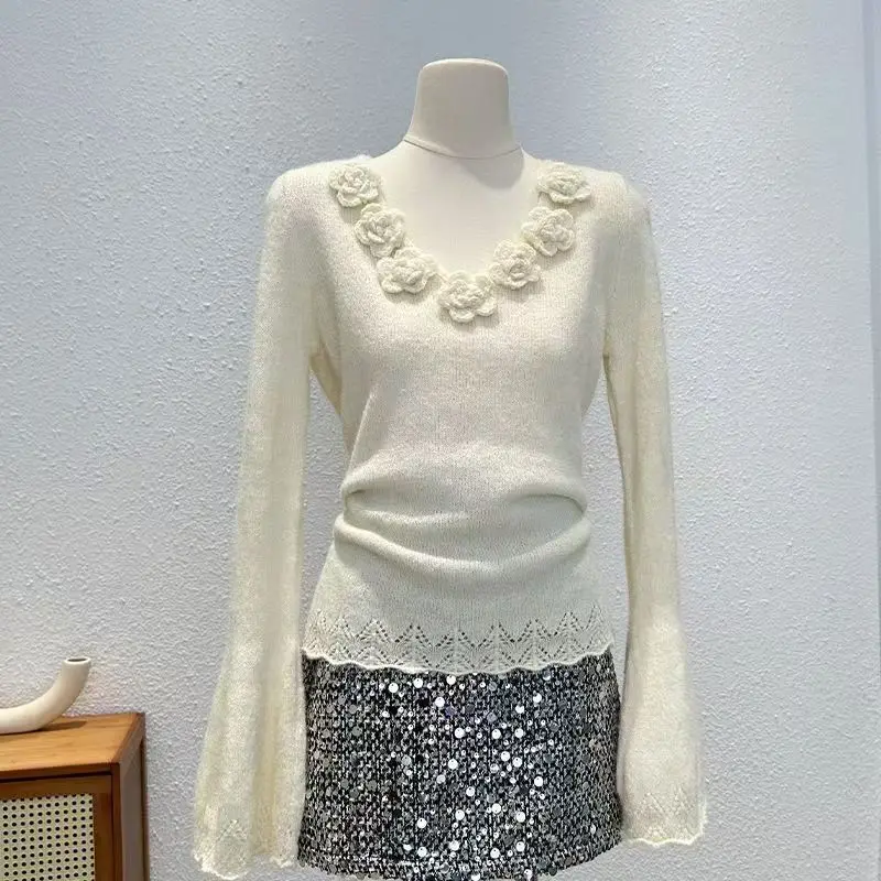 Autumn Winter Loose V-Neck Knitted Base Shirt Women's Inner Wear Pure Color Slimming Effect Korean Style Floral Patterned Top