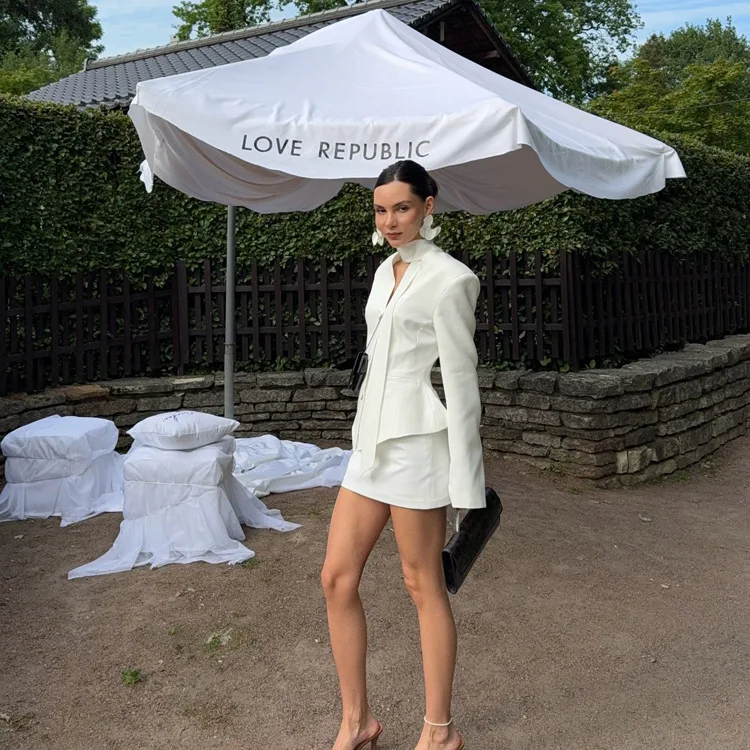 

Fashion White 2 Pieces Set For Woman Eleagnt V-Neck Lace-Up Long Sleeve Button Shirts And Slim Simple Mini Skirts Sets