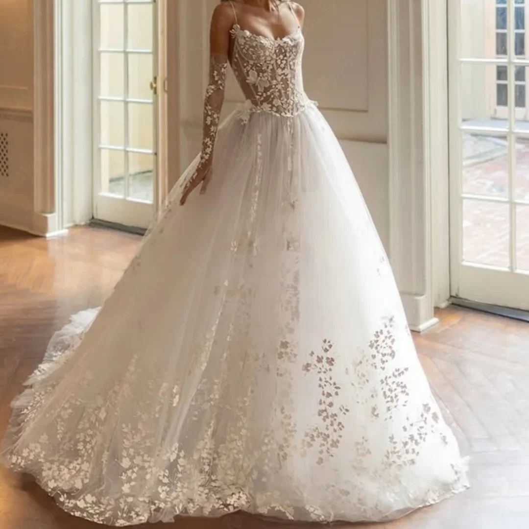 Charming Lace Appliques 3D Butterfly Wedding Dress Illusion Applique Spaghetti Straps Bridal Gown 2025 Customized