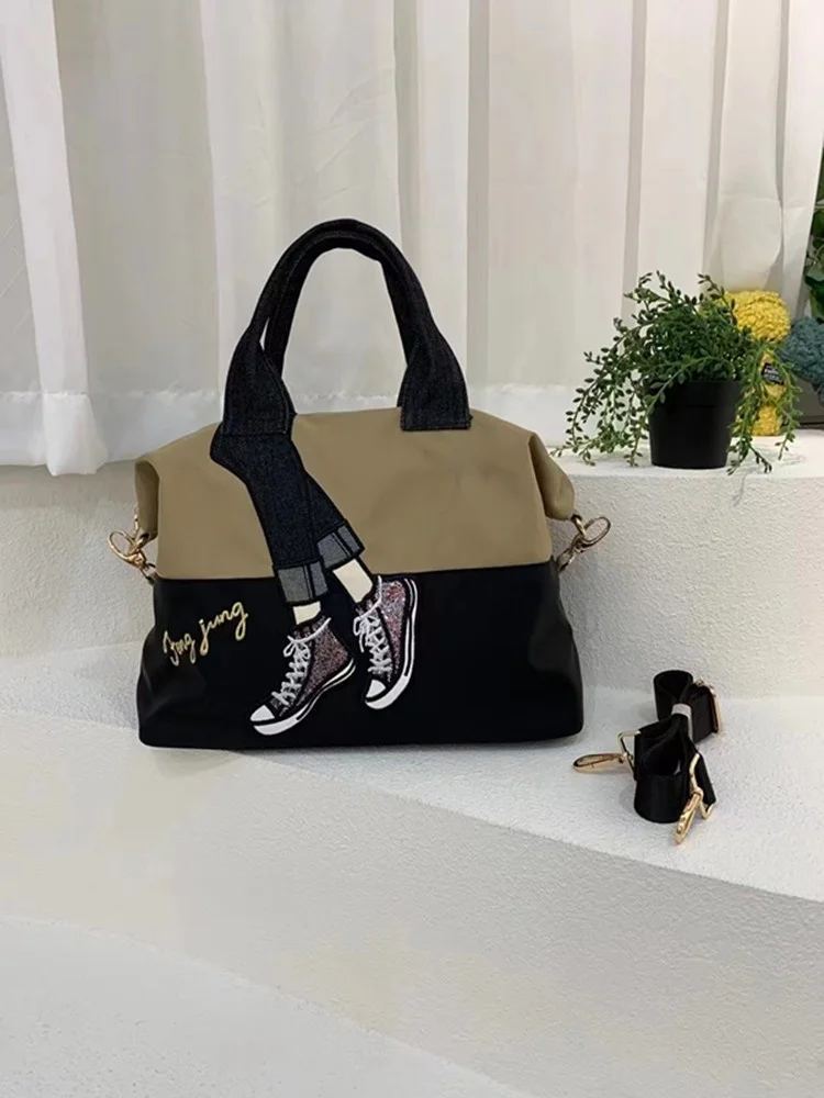 

Faionable Embroidered Ox Cloth Women's Handbag Waterproof Casual Crossbody Bag Sli Leg Design Multi-Functional Bag