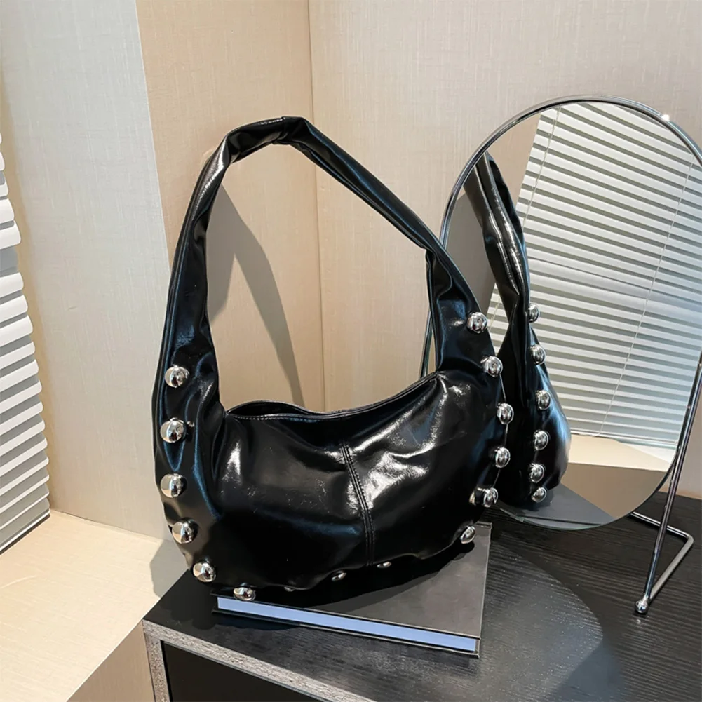 Женская сумка на плечо из искусственной кожи с шипами, большая вместительная сумка в стиле панк для подмышек, однотонная модная сумка для переноски, маленькая большая сумка, сумка с напуском