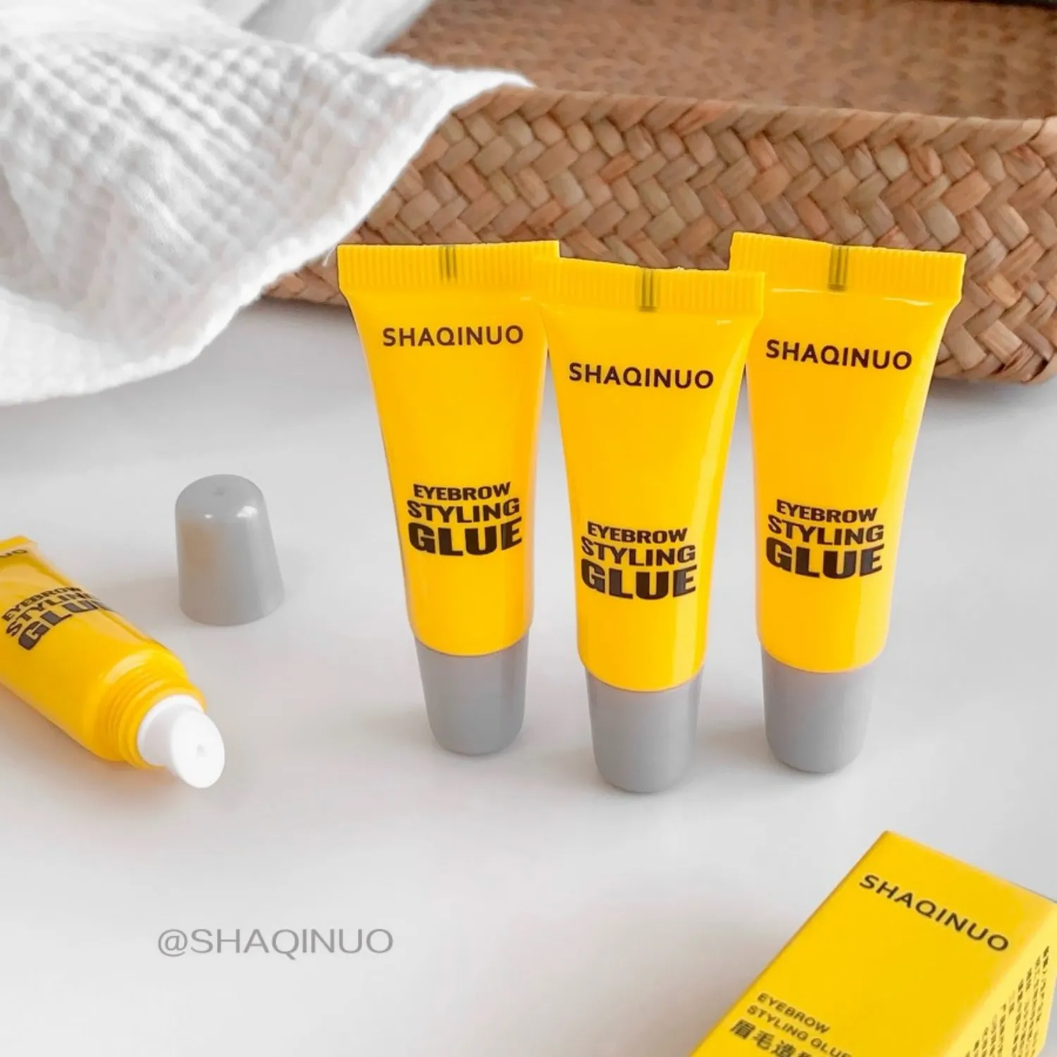 シャキヌオ 3D アイブロウジェル 防水 汗に強い 長持ち 自然な形作り 落ちにくい 学生向けメイク