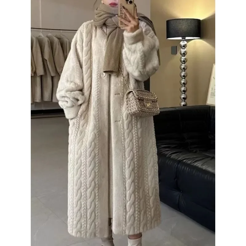 Environmental-Friendly Fur Outwear Female Fall and Winter 2024 New Arrival Cable Stitch Mink Fur Cotton and Thickening Therma...