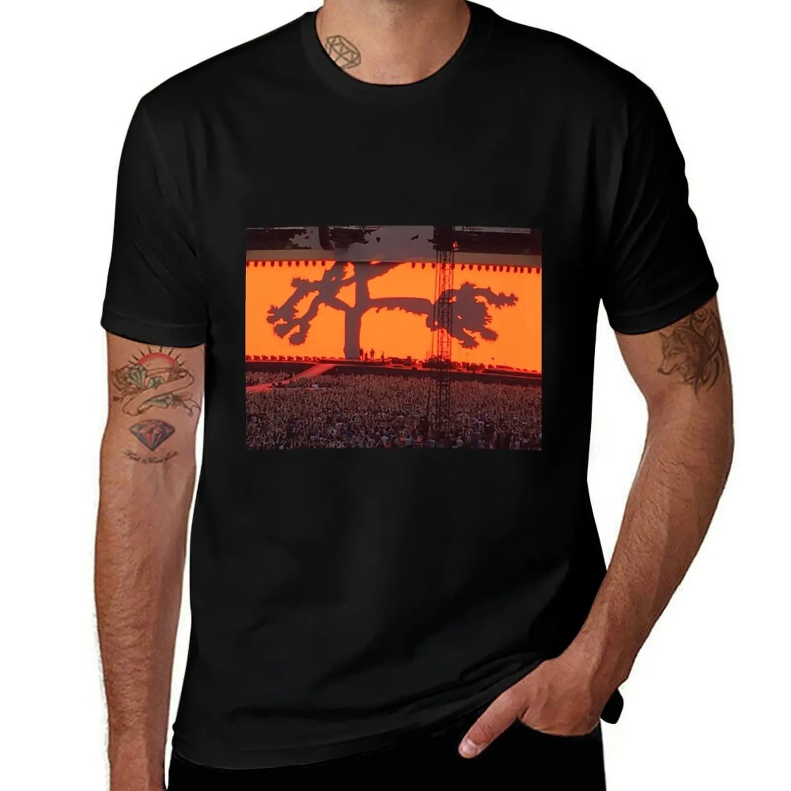 

U2 Joshua Tree Tour 2017 Twickenham UK T-Shirt man t shirt designer men t shirt cotton 100% T-Shirt