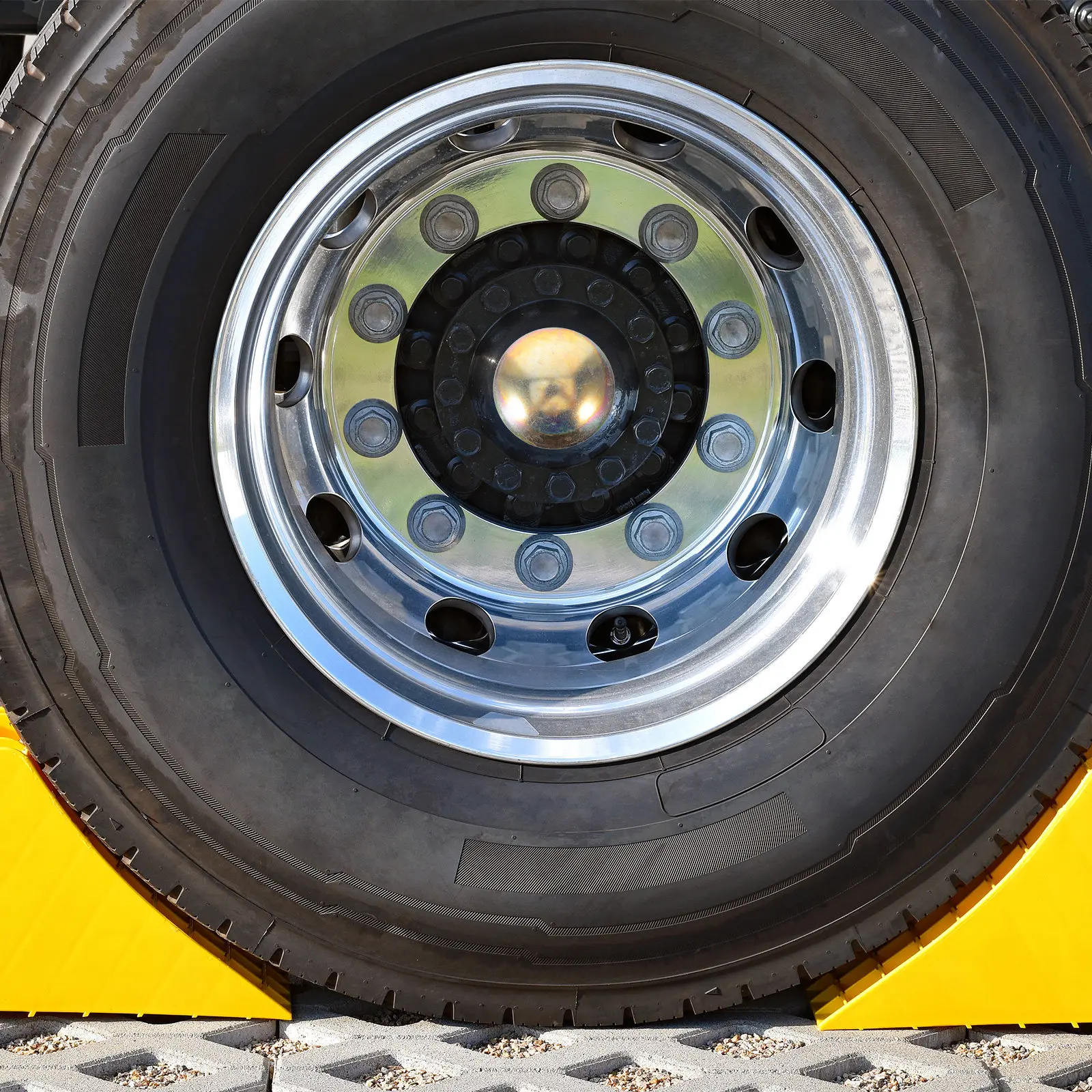 4Pcs Forklift Wheel Hub Caps Metal Dust Grease Covers 74Mm Id Heavy Duty Bearing Protector Cap for 3 Ton Forklift Truck Trailer view 3