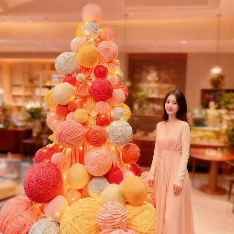 

Creative large-scale floor ornament Internet celebrity clock in dopamine wool Christmas tree mall beautiful atmosphere