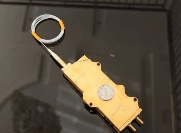 Laser with SMA905 Connector and Steel Fiber Protection Sleeve