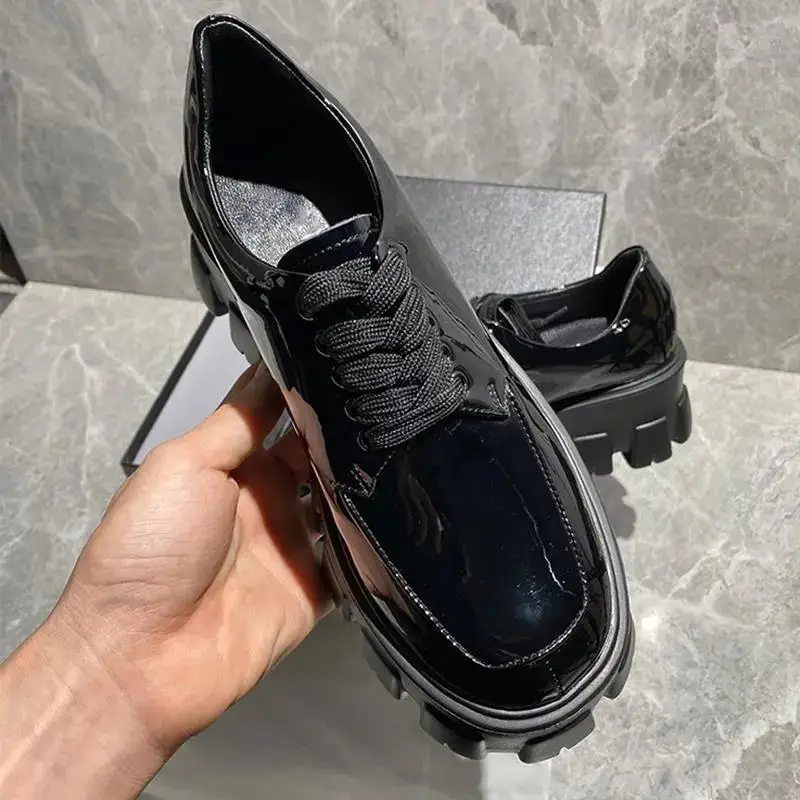 British Style Round Toe Shoes Woman 2024 Shallow Mouth Oxfords Clogs Platform Modis Preppy New Leather Creepers Cute Cross Rubbe