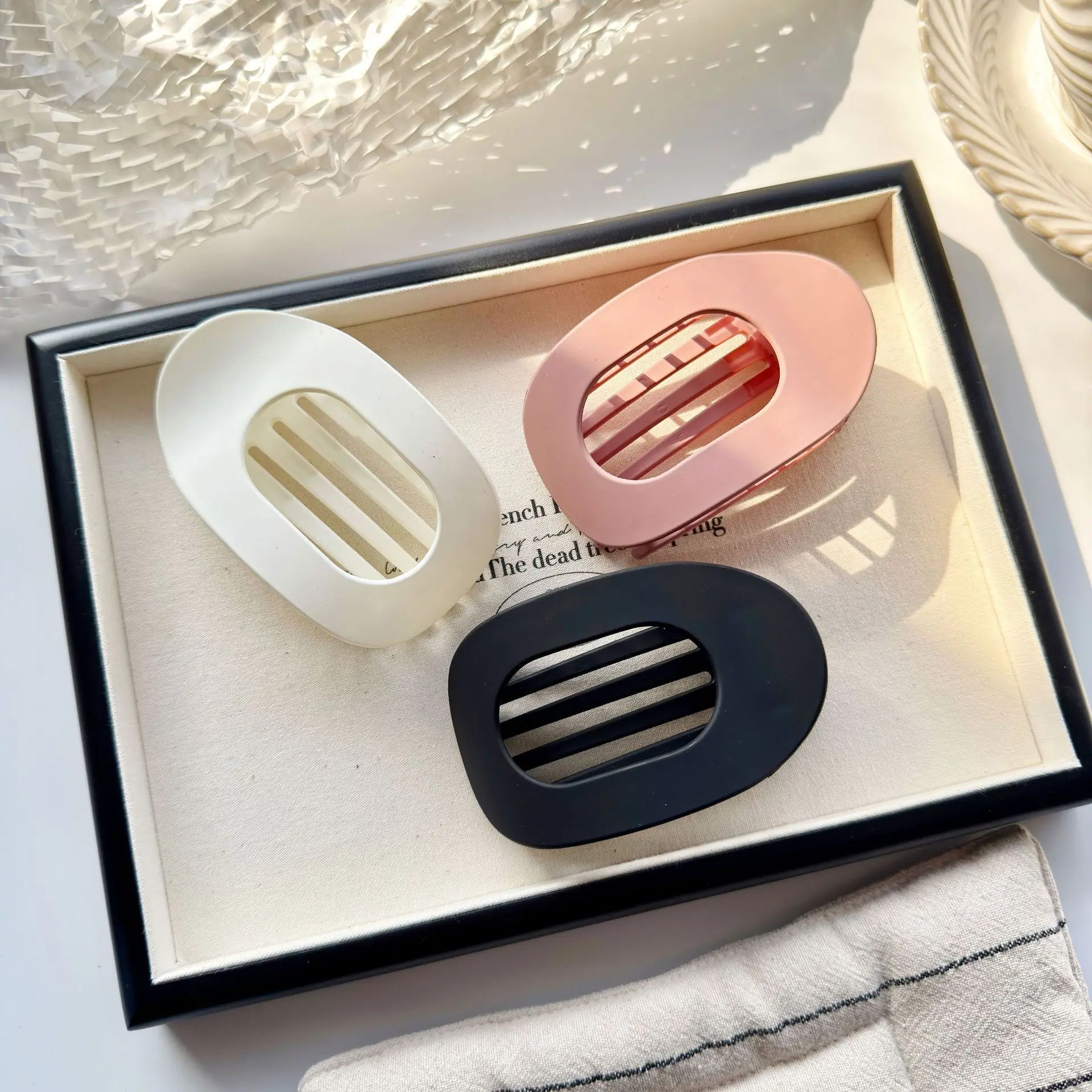 Large-Sized Matte Finish Oval Hair Clamp Minimalist Curved Arc Hair Accessory Flat Grip Clip Hair Ornament