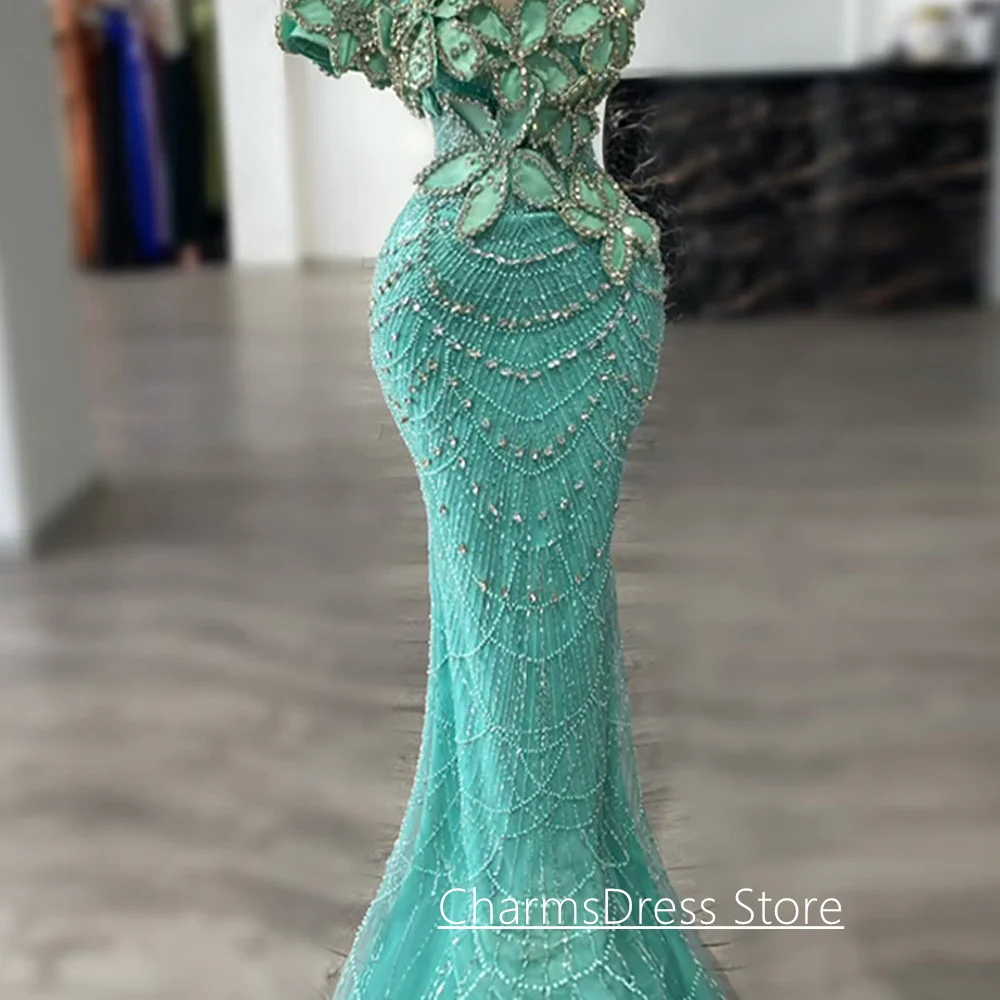 Abito da sera a sirena di lusso personalizzato con spalle scoperte Fiori di cristallo Sweep Train Perline Abito da ballo Abiti da festa per spettacoli